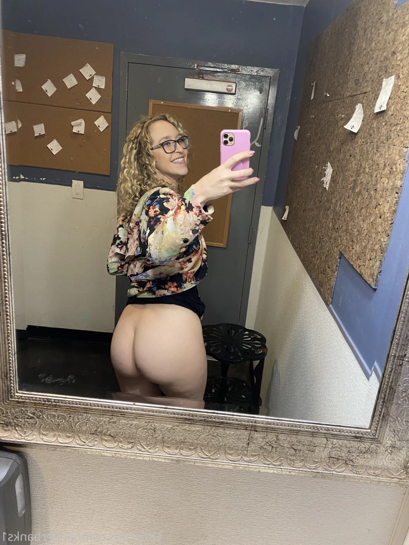 Ginger Banks [ gingerbanks1 ] Onlyfans leaked photo 9259493 on Hotleaks.tv