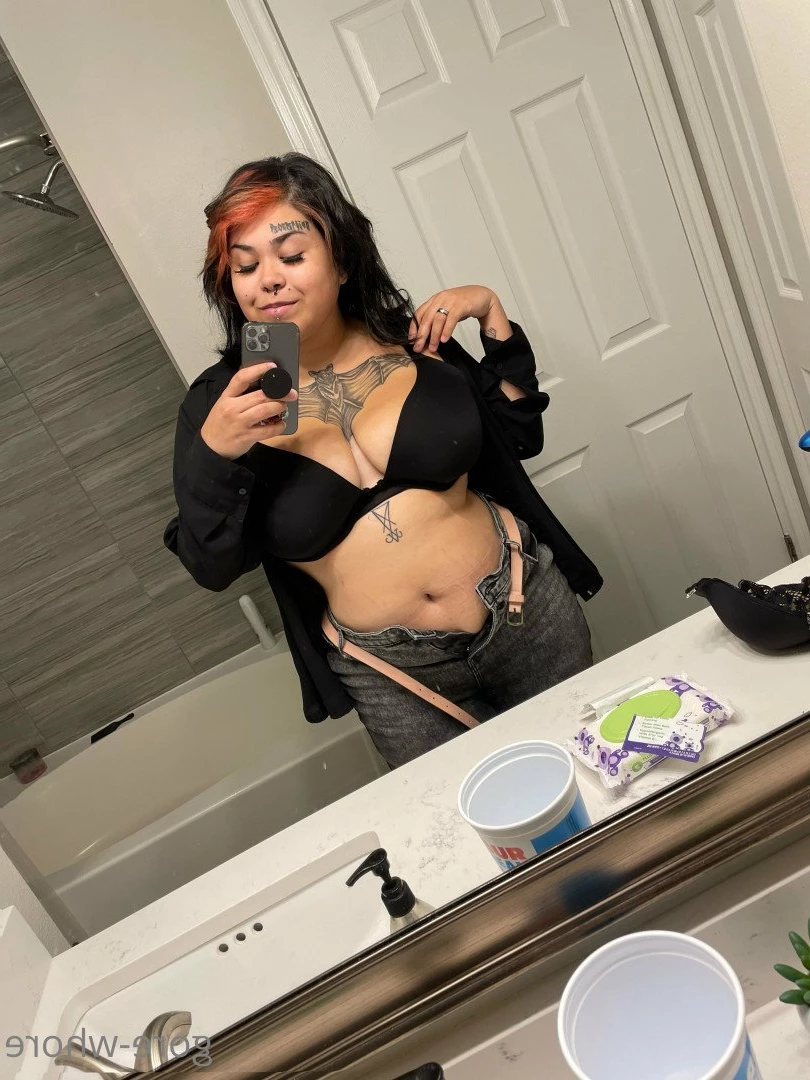𝐆𝐨𝐭𝐡 𝐒𝐥𝐮𝐭 🖤 [ gore-whore ] Onlyfans leaked photo 4737175 on Hotleaks.tv