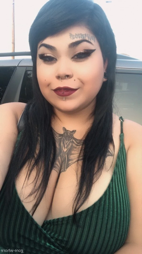 𝐆𝐨𝐭𝐡 𝐒𝐥𝐮𝐭 🖤 [ gore-whore ] Onlyfans leaked photo 4737861 on Hotleaks.tv