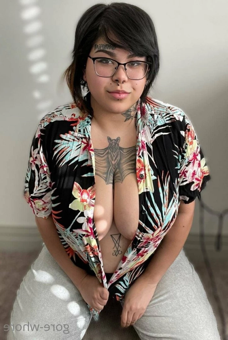 𝐆𝐨𝐭𝐡 𝐒𝐥𝐮𝐭 🖤 [ gore-whore ] Onlyfans leaked photo 4738551 on Hotleaks.tv