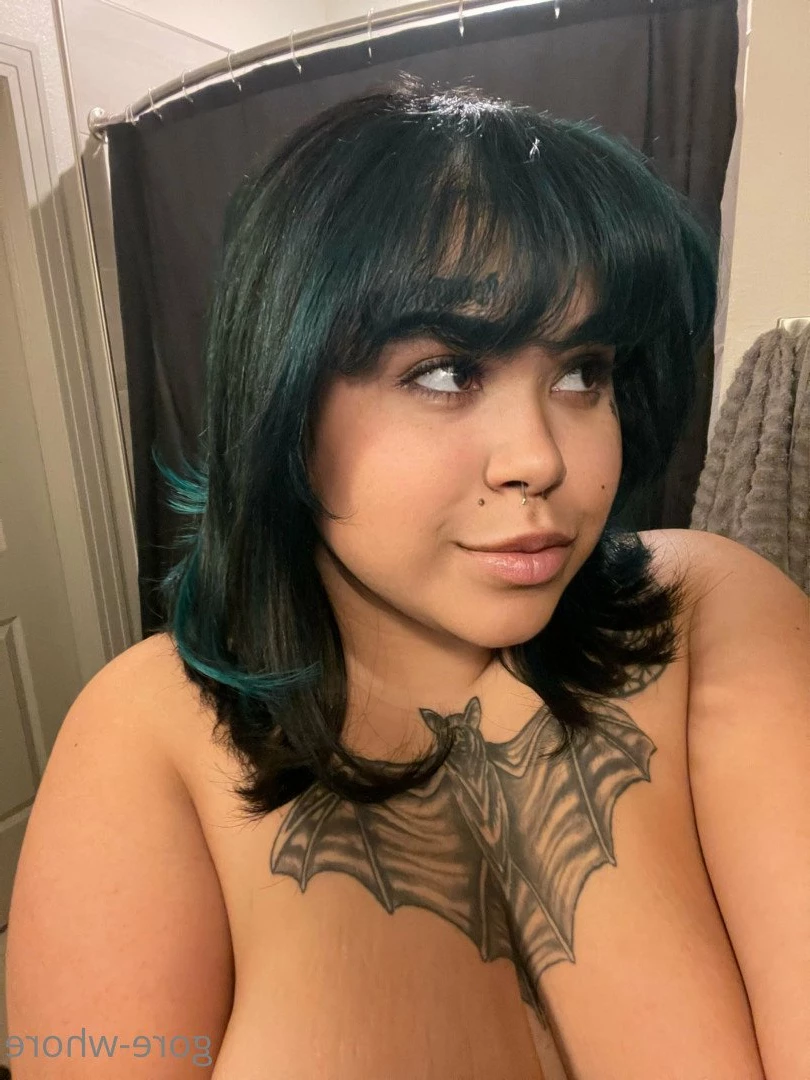 𝐆𝐨𝐭𝐡 𝐒𝐥𝐮𝐭 🖤 [ gore-whore ] Onlyfans leaked photo 4738584 on Hotleaks.tv