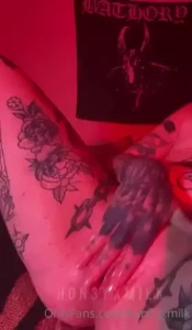 Honeyxmilk [ hon3yxmilk ] Onlyfans leaked video 18255199 on Hotleaks.tv