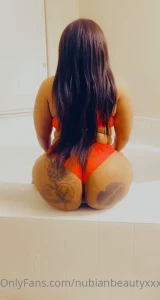 5889433