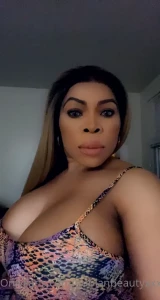 5889489