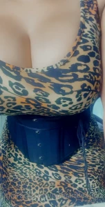 5889492