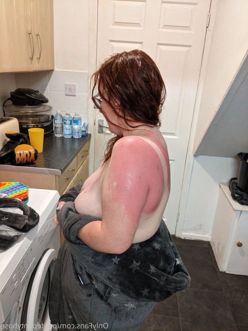 ChellB [ petitepantyhose ] Onlyfans leaked photo 4708415 on Hotleaks.tv