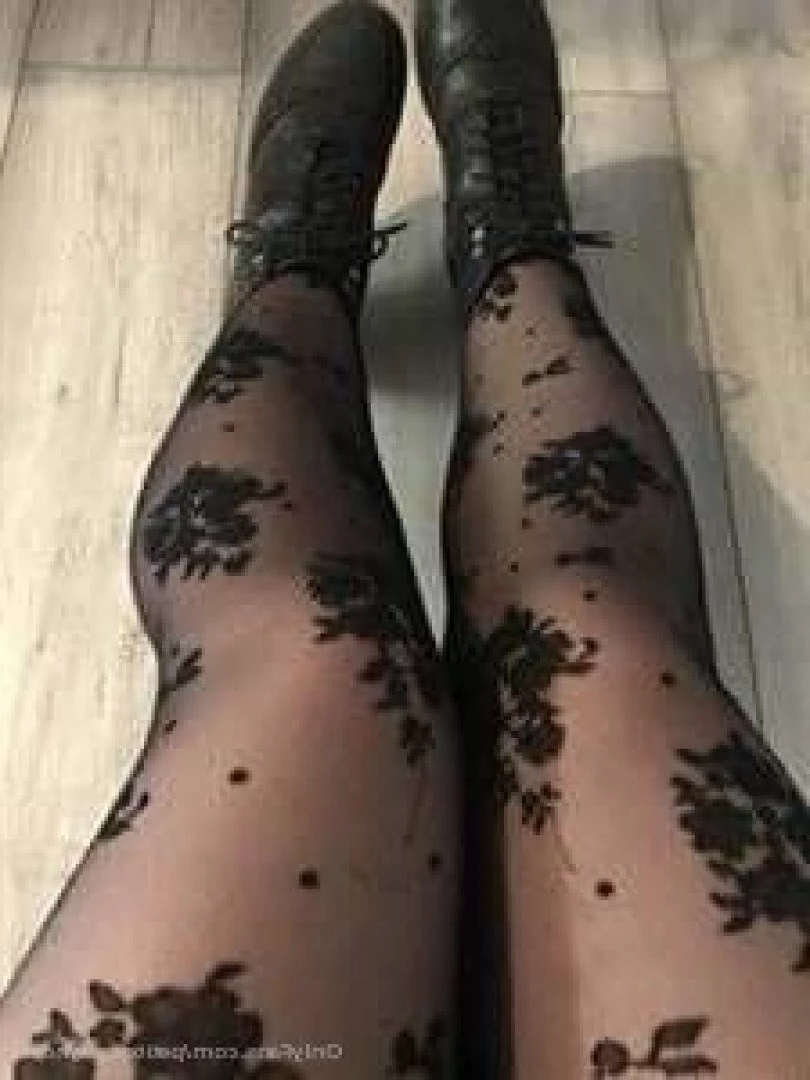 ChellB [ petitepantyhose ] Onlyfans leaked photo 4708448 on Hotleaks.tv