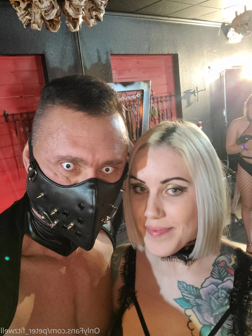 swinger_couple Onlyfans leaked photo 11056396 on Hotleaks.tv