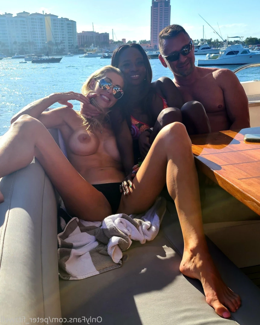 swinger_couple Onlyfans leaked photo 14108532 on Hotleaks.tv