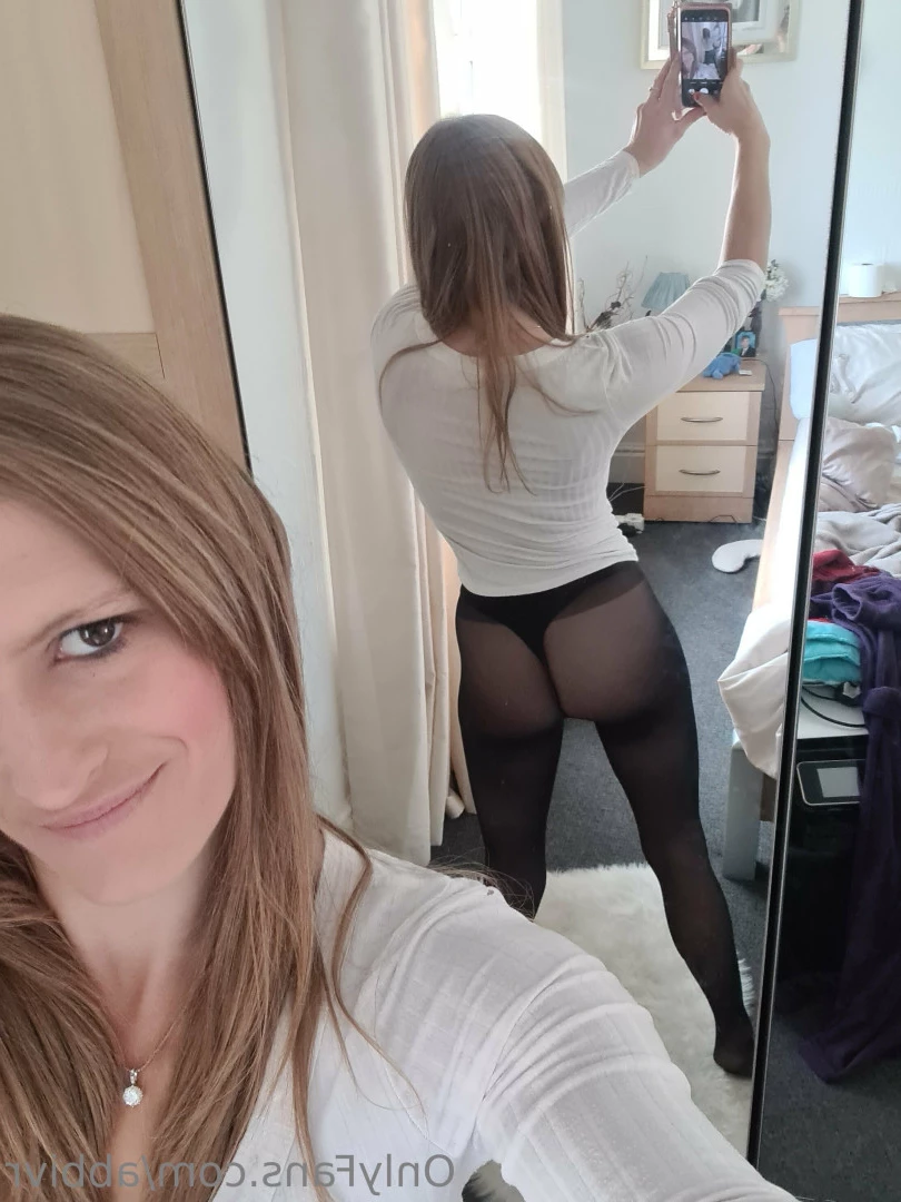 Abbi [ abbivr ] Onlyfans leaked photo 6476663 on Hotleaks.tv