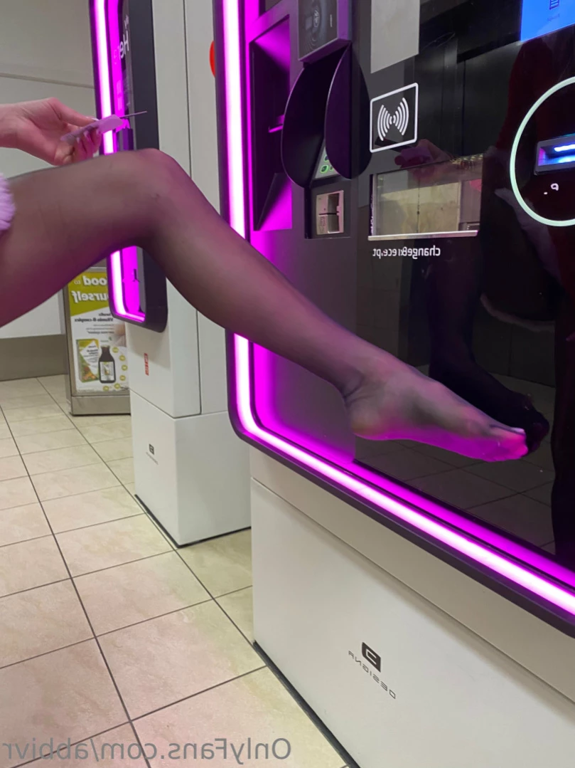 Abbi [ abbivr ] Onlyfans leaked photo 14837372 on Hotleaks.tv
