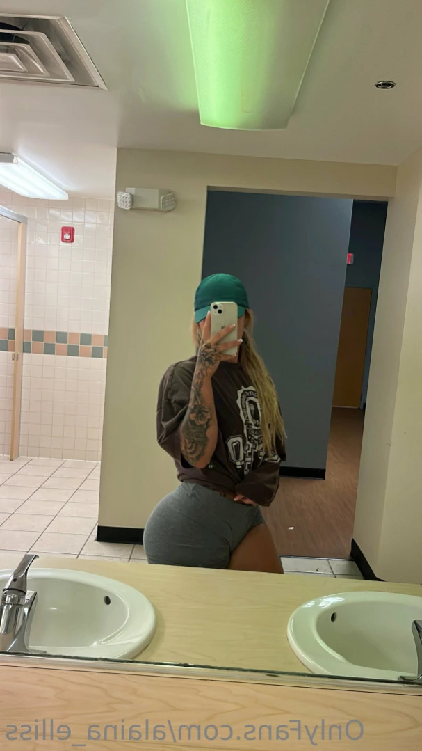 Alaina [ alaina_elliss ] Onlyfans leaked photo 13716833 on Hotleaks.tv