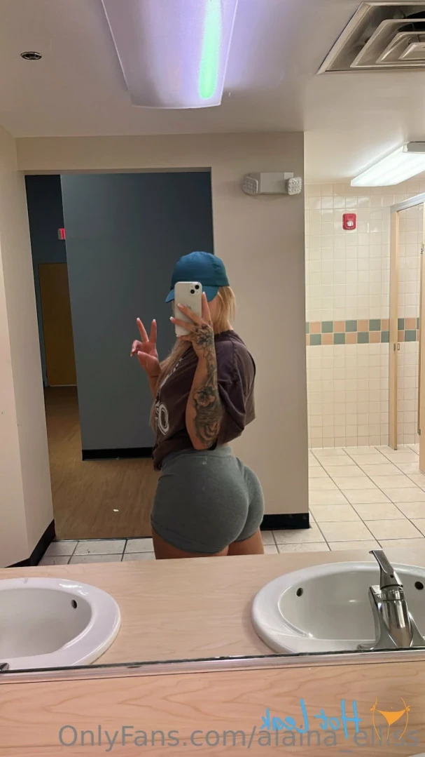 Alaina [ alaina_elliss ] Onlyfans leaked photo 16382853 on Hotleaks.tv