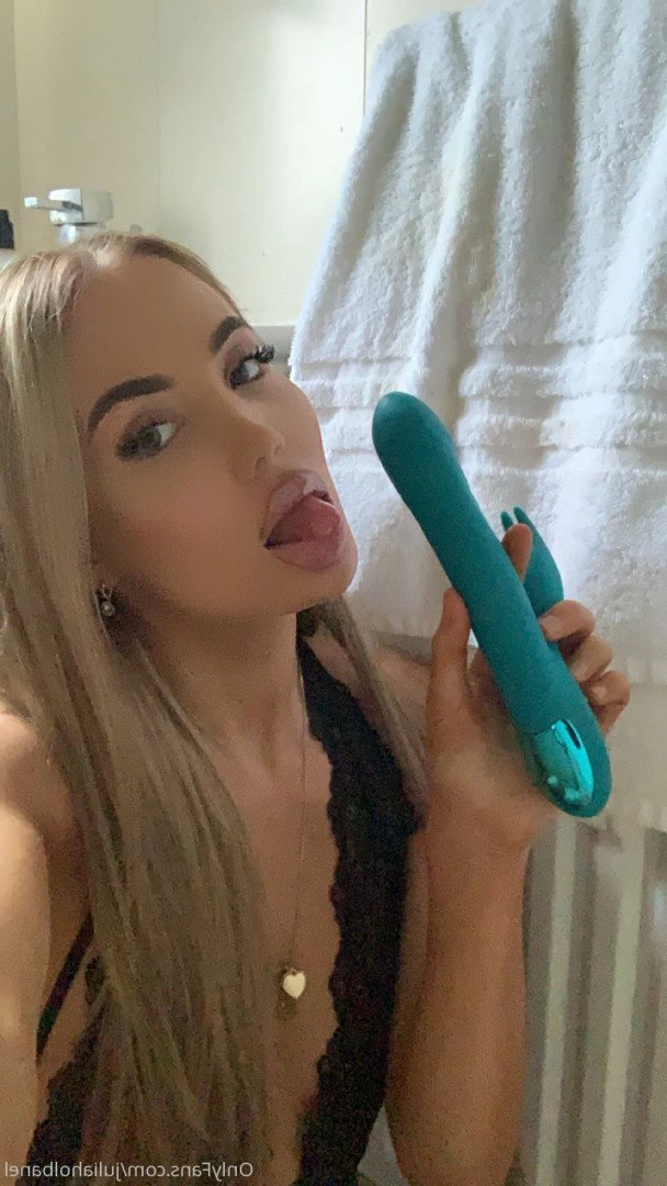 Julia [ juliaholbanel ] Onlyfans leaked photo 565718 on Hotleaks.tv