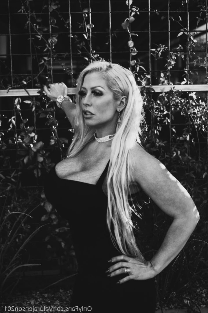 Alura Jenson [ alurajenson2011 ] Onlyfans leaked photo 10895016 on Hotleaks.tv