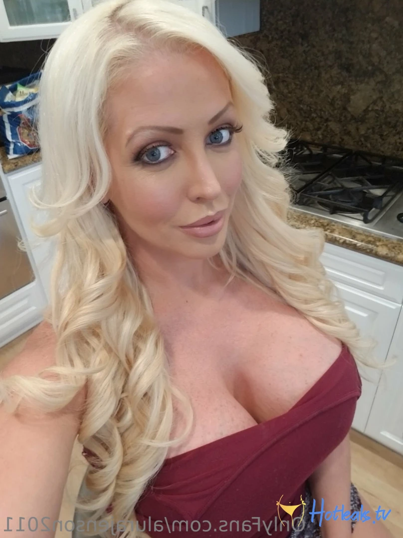 Alura Jenson [ alurajenson2011 ] Onlyfans leaked photo 16383614 on Hotleaks.tv