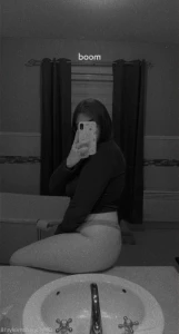 7652743