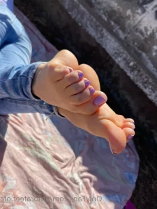 7576742