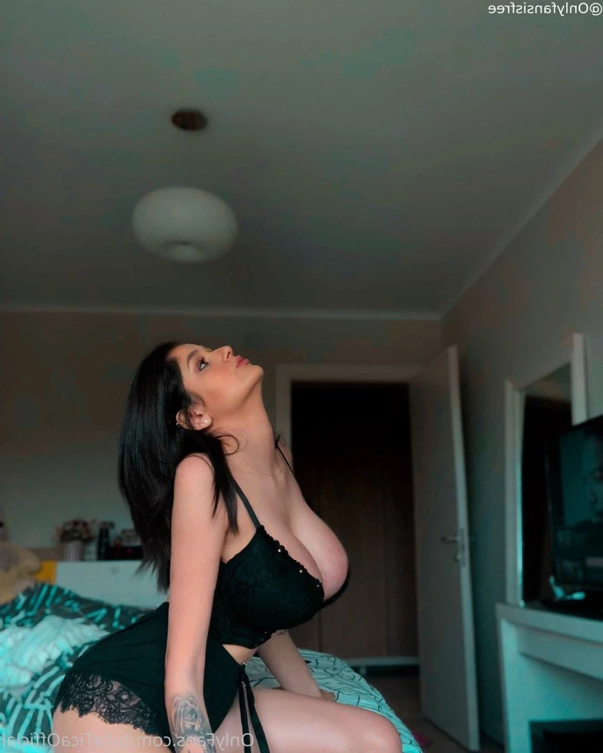 𝙅 𝙐 𝙇 𝙄 𝘼 [ juliaticaofficial ] Onlyfans leaked photo 3984453 on Hotleaks.tv