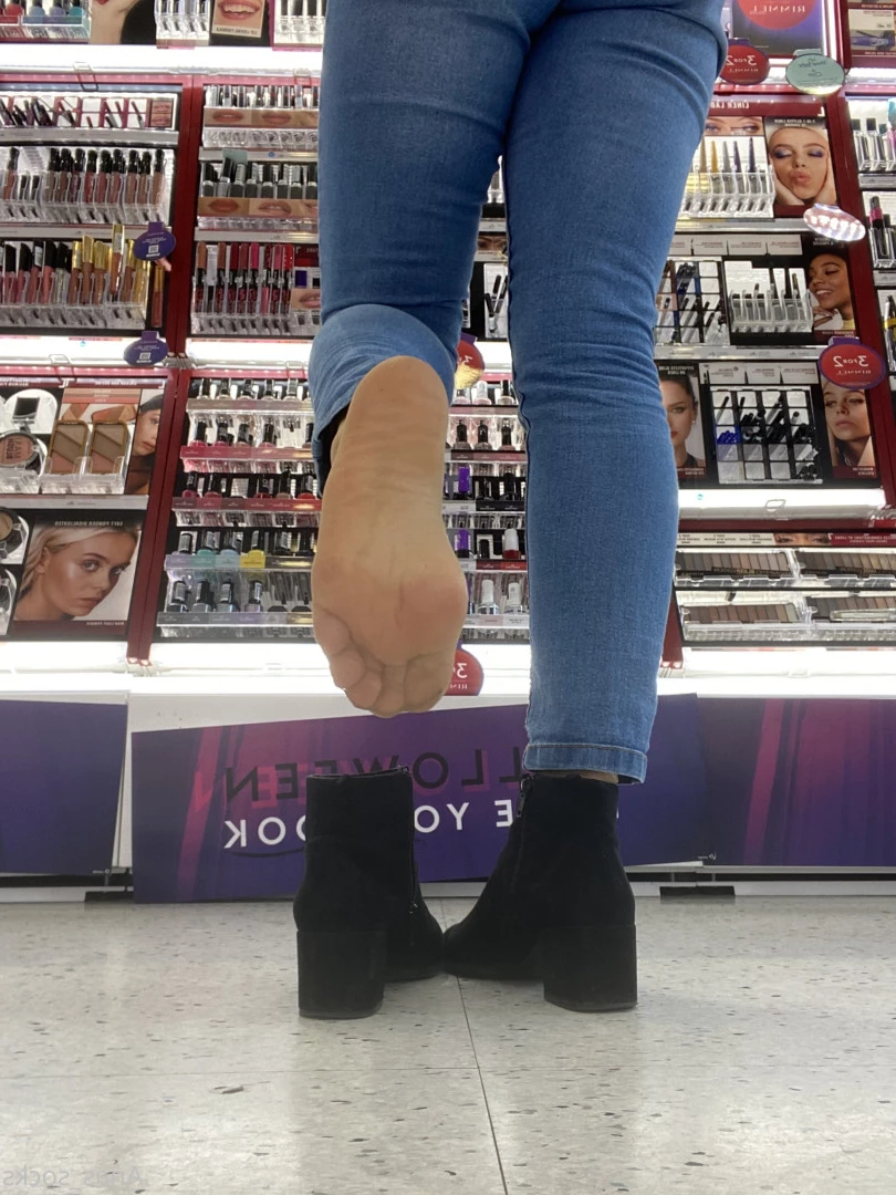 Ana [ anas_socks ] Onlyfans leaked photo 7328035 on Hotleaks.tv
