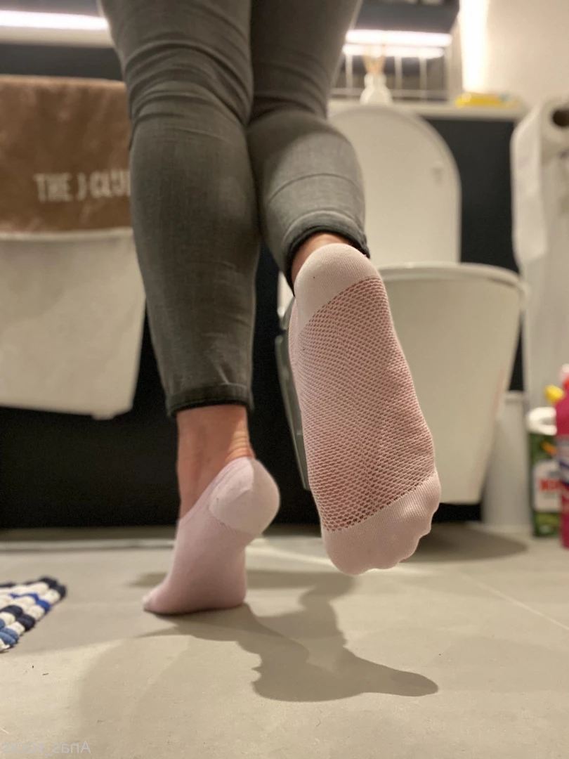 Ana [ anas_socks ] Onlyfans leaked photo 7331150 on Hotleaks.tv
