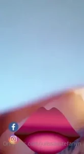 1403093