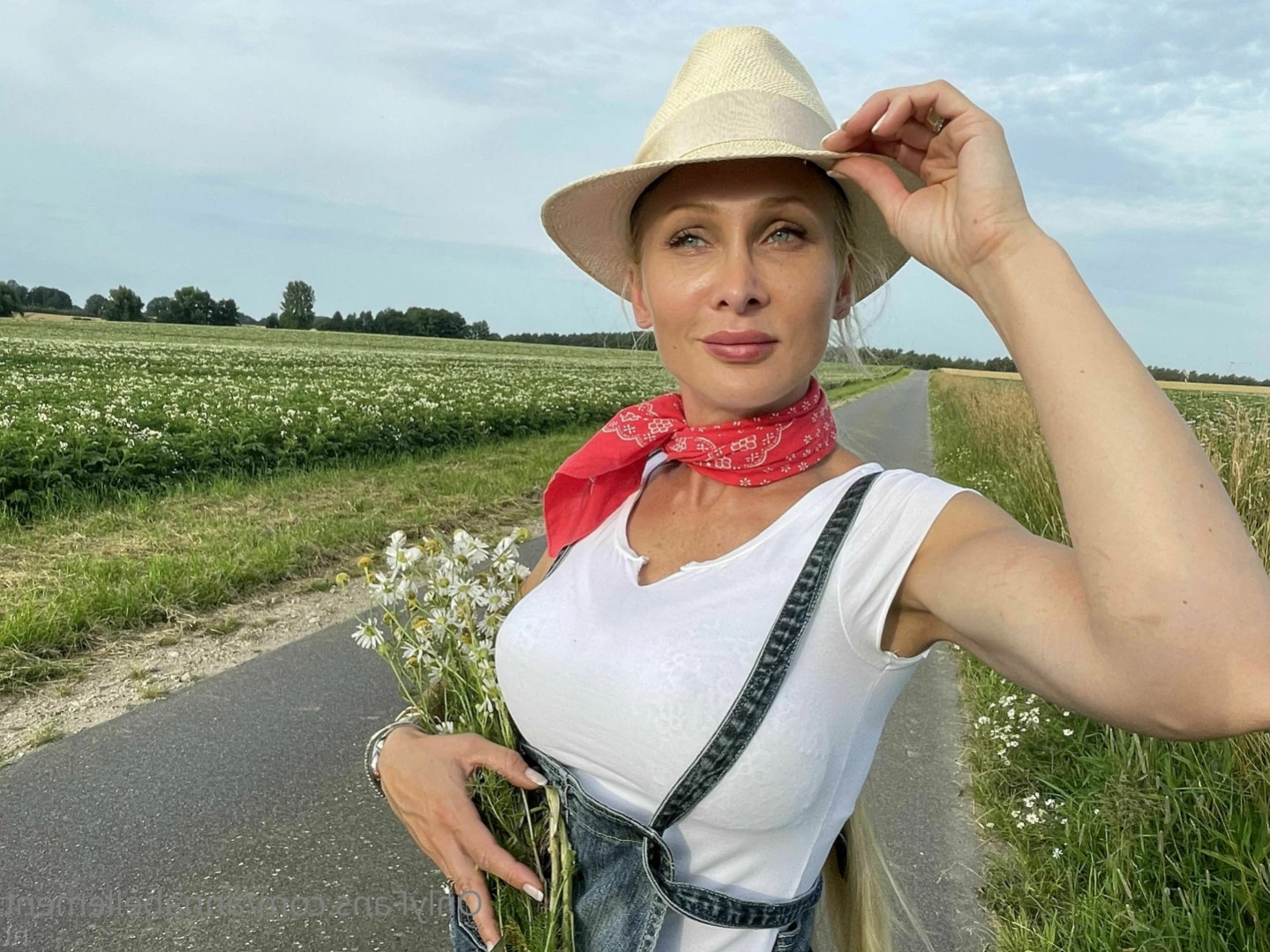 annabellement Onlyfans leaked photo 14220342 on Hotleaks.tv