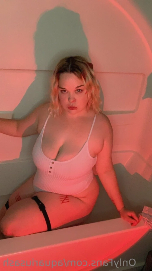 Ashley🦇 [ aquariusash ] Onlyfans leaked photo 6414849 on Hotleaks.tv