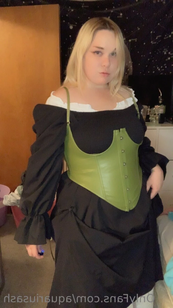 Ashley🦇 [ aquariusash ] Onlyfans leaked photo 6415043 on Hotleaks.tv