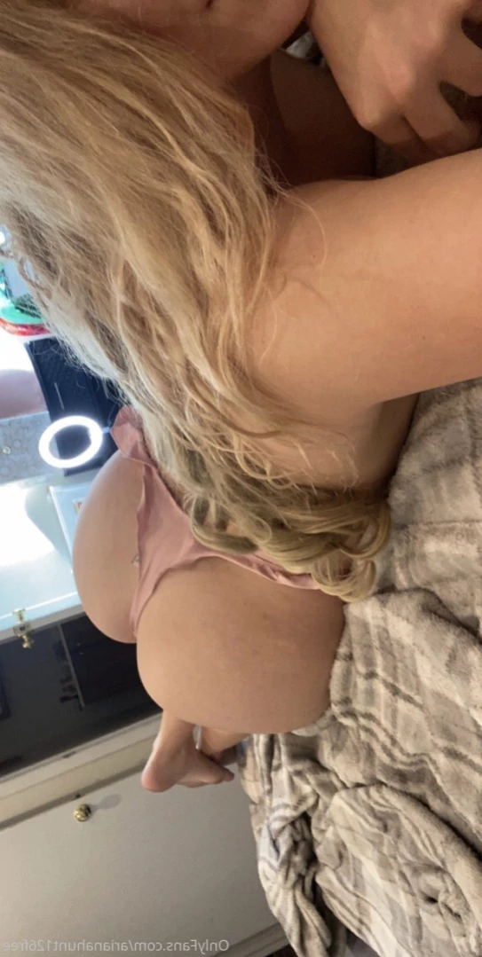 𝐒𝐋𝐔𝐓𝐓𝐘 𝐂𝐑𝐄𝐀𝐌𝐘 𝐁𝐋𝐎𝐍𝐃𝐄😻🫦🍦 [ arianahunt126vip ] Onlyfans leaked photo 11055582 on Hotleaks.tv