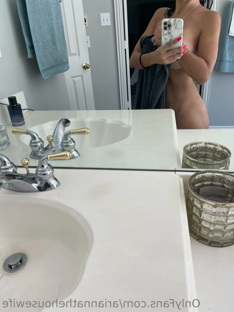 Arianna Housewife [ ariannathehousewife ] Onlyfans leaked photo 7650417 on Hotleaks.tv