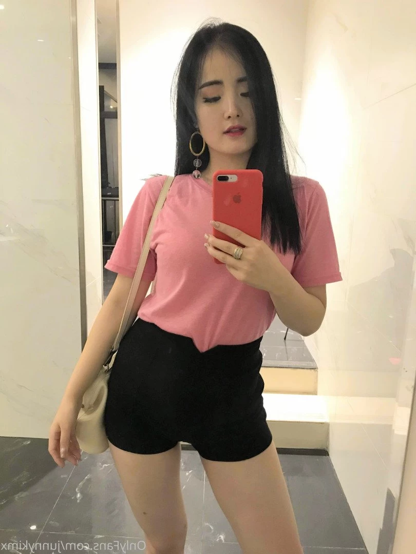  [ junnykimx ] Onlyfans leaked photo 4628880 on Hotleaks.tv