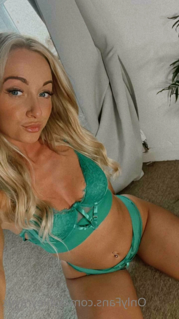 Your internet girlfriend❤️ [ ashleyrayyx ] Onlyfans leaked photo 6760859 on Hotleaks.tv