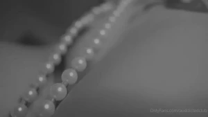 7762725