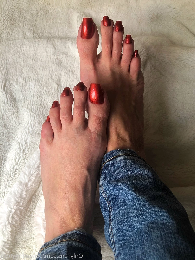 beneathmytoes Onlyfans leaked photo 7439345 on Hotleaks.tv