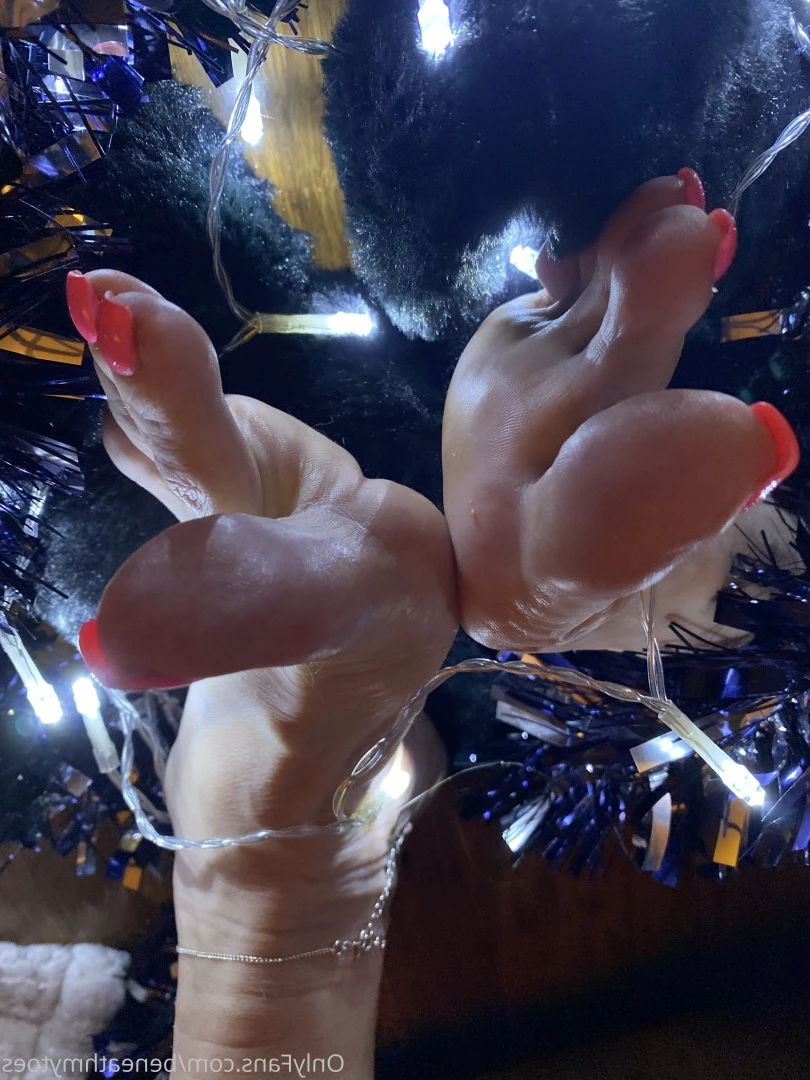 beneathmytoes Onlyfans leaked photo 7459200 on Hotleaks.tv