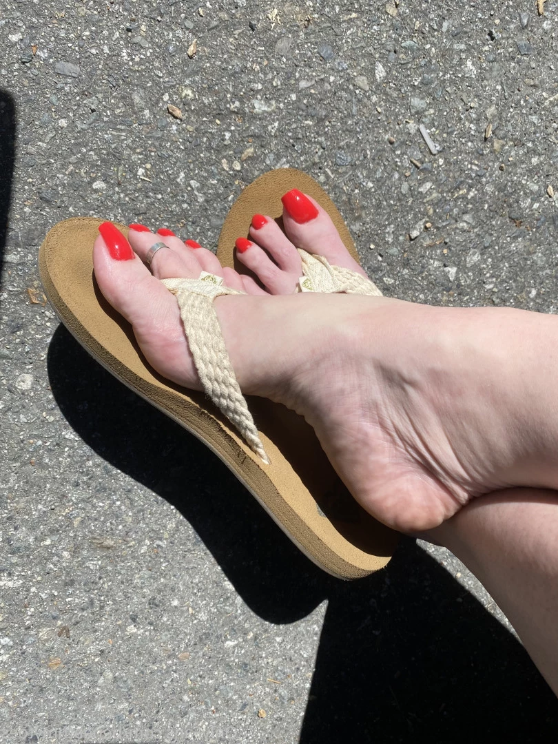 beneathmytoes Onlyfans leaked photo 7463687 on Hotleaks.tv
