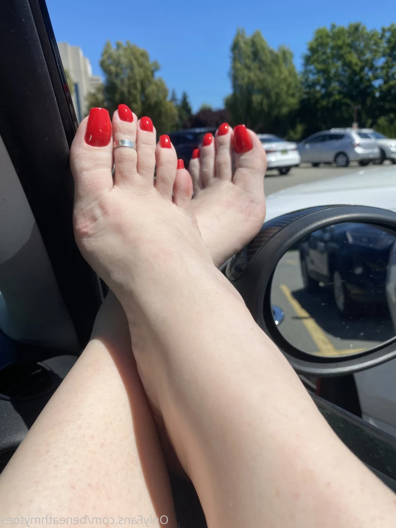 beneathmytoes Onlyfans leaked photo 7465855 on Hotleaks.tv