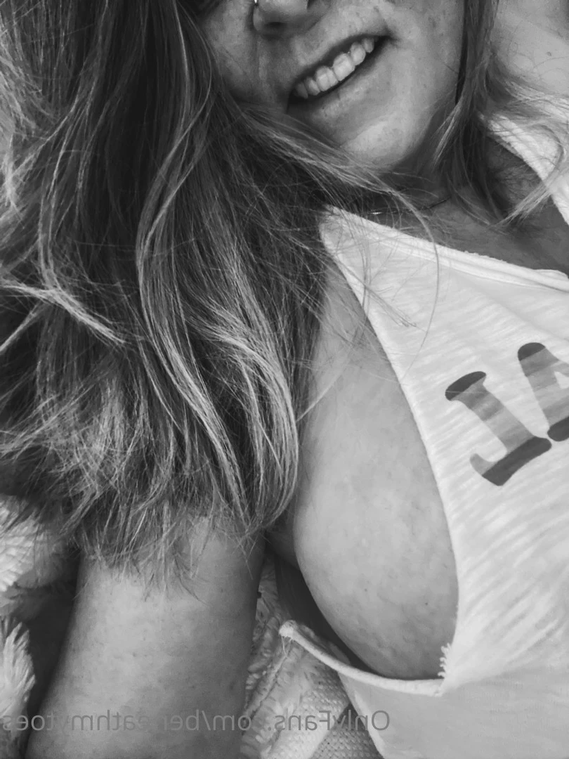 beneathmytoes Onlyfans leaked photo 7477159 on Hotleaks.tv