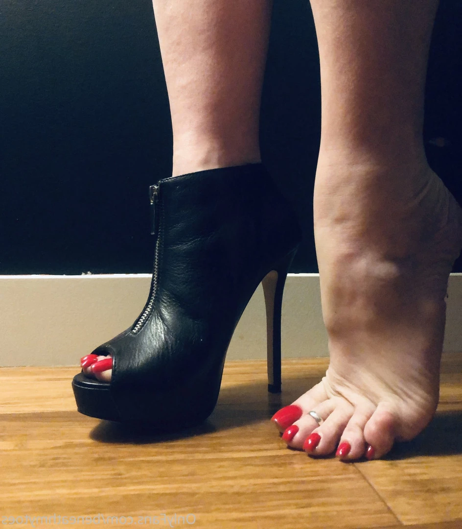 beneathmytoes Onlyfans leaked photo 7497127 on Hotleaks.tv