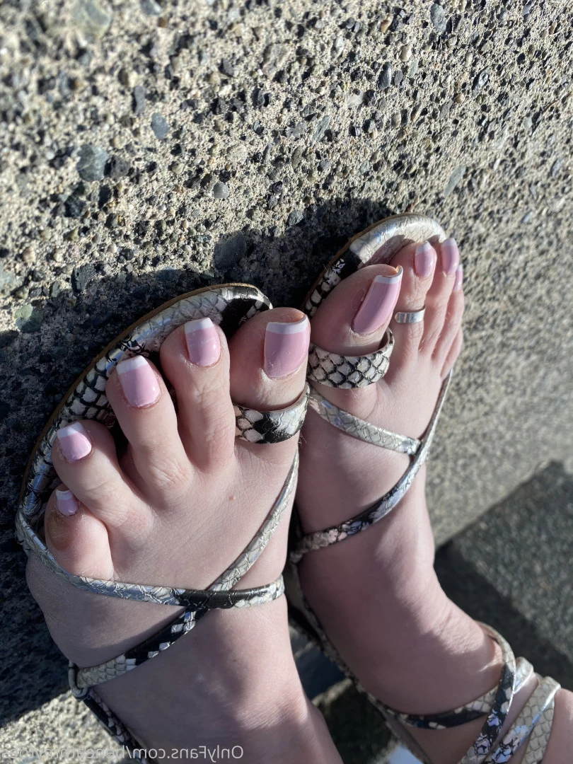 beneathmytoes Onlyfans leaked photo 7510048 on Hotleaks.tv