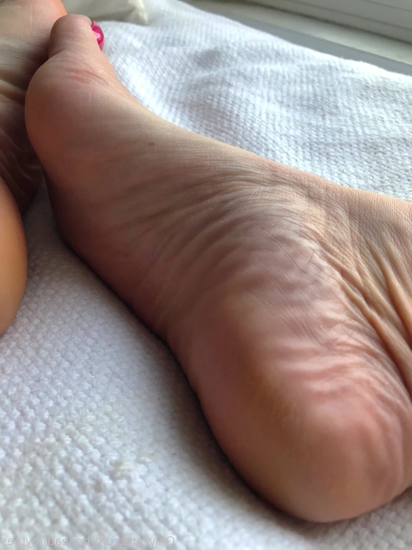 beneathmytoes Onlyfans leaked photo 7523570 on Hotleaks.tv