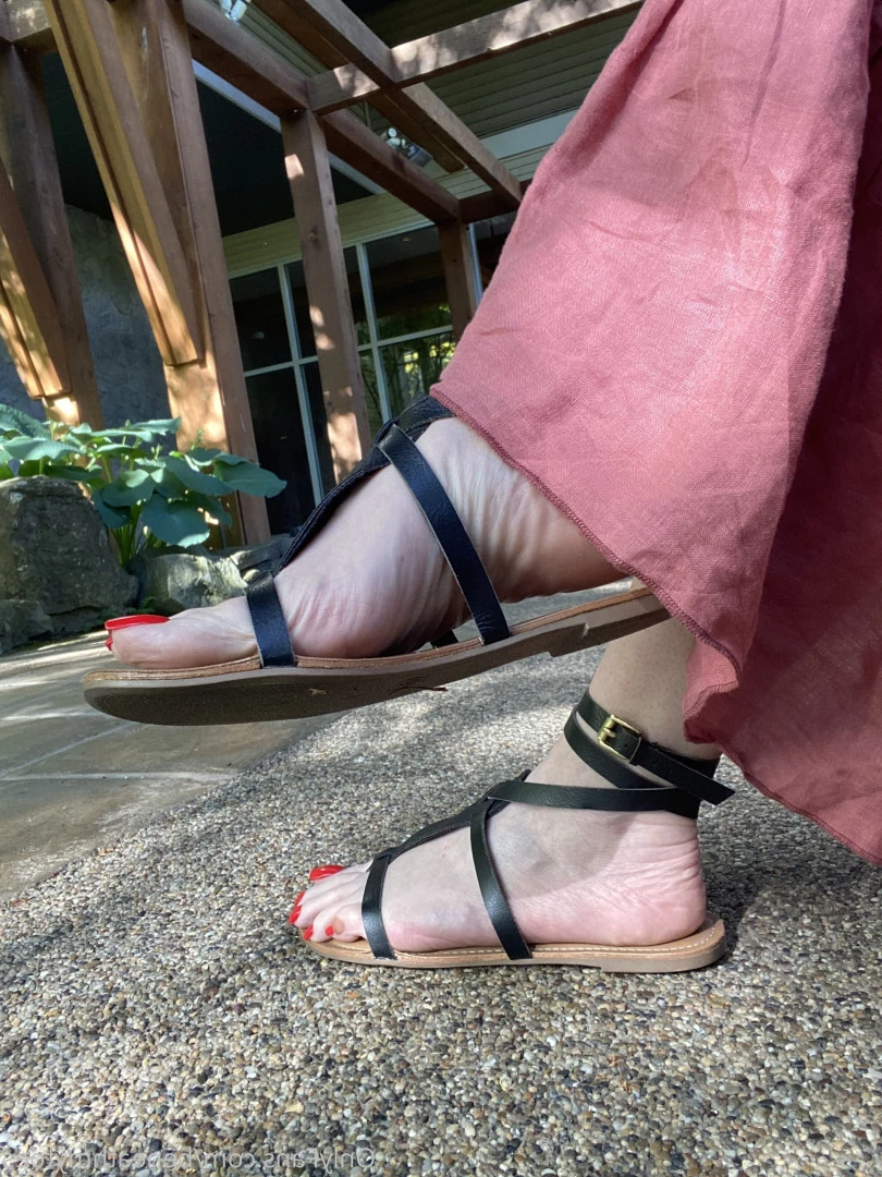 beneathmytoes Onlyfans leaked photo 7525426 on Hotleaks.tv