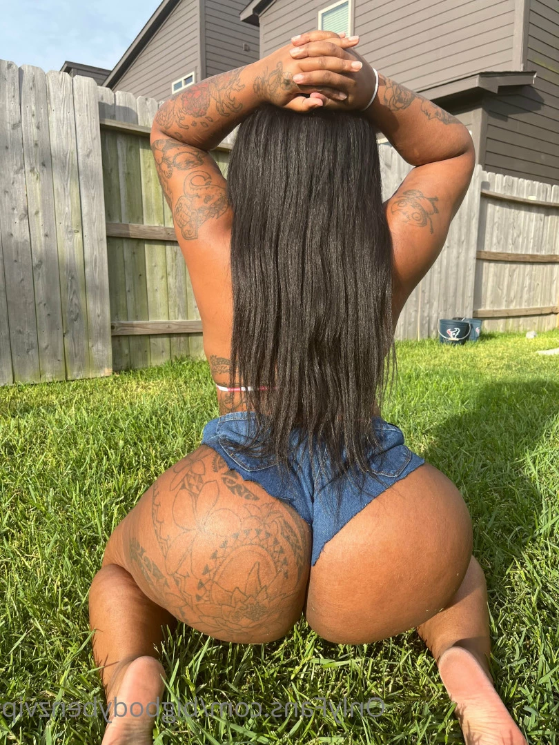 Your princess [ bigbodybenzvip ] Onlyfans leaked photo 9302347 on Hotleaks.tv