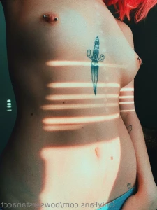 15716056