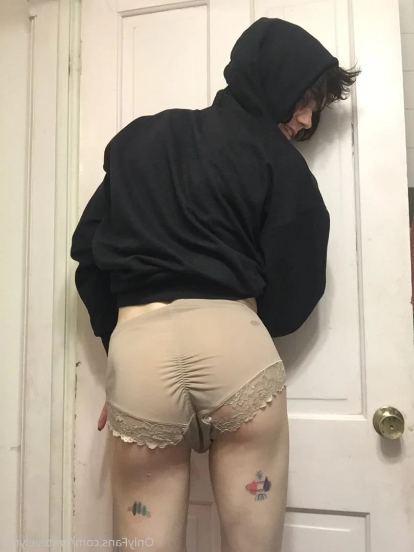 evelyn tumbles [ bratevelynts ] Onlyfans leaked photo 6464346 on Hotleaks.tv