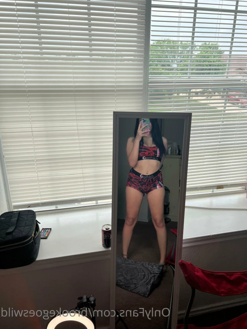 Brooke 🌈👸🏻 [ brookegoeswild ] Onlyfans leaked photo 13584152 on Hotleaks.tv