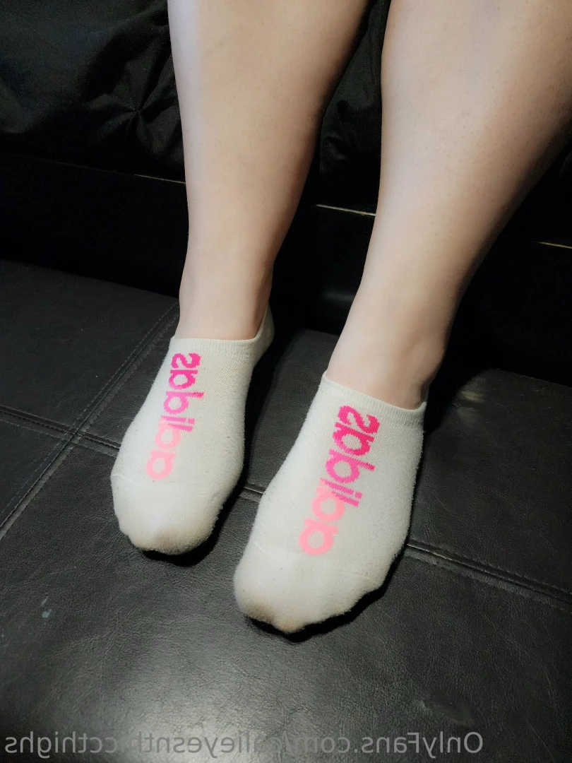 Em's Feet/Socks [ calieyesnthiccthighs ] Onlyfans leaked photo 10577558 on Hotleaks.tv