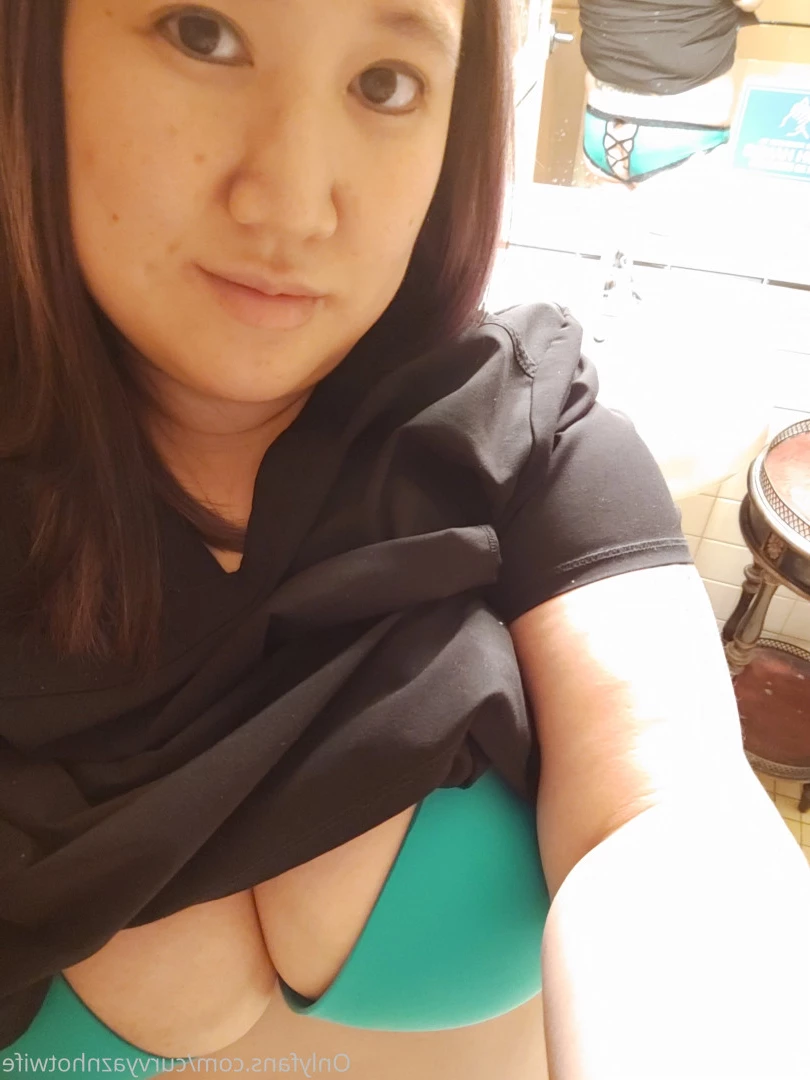 Lan [ curvyaznhotwife ] Onlyfans leaked photo 7575504 on Hotleaks.tv