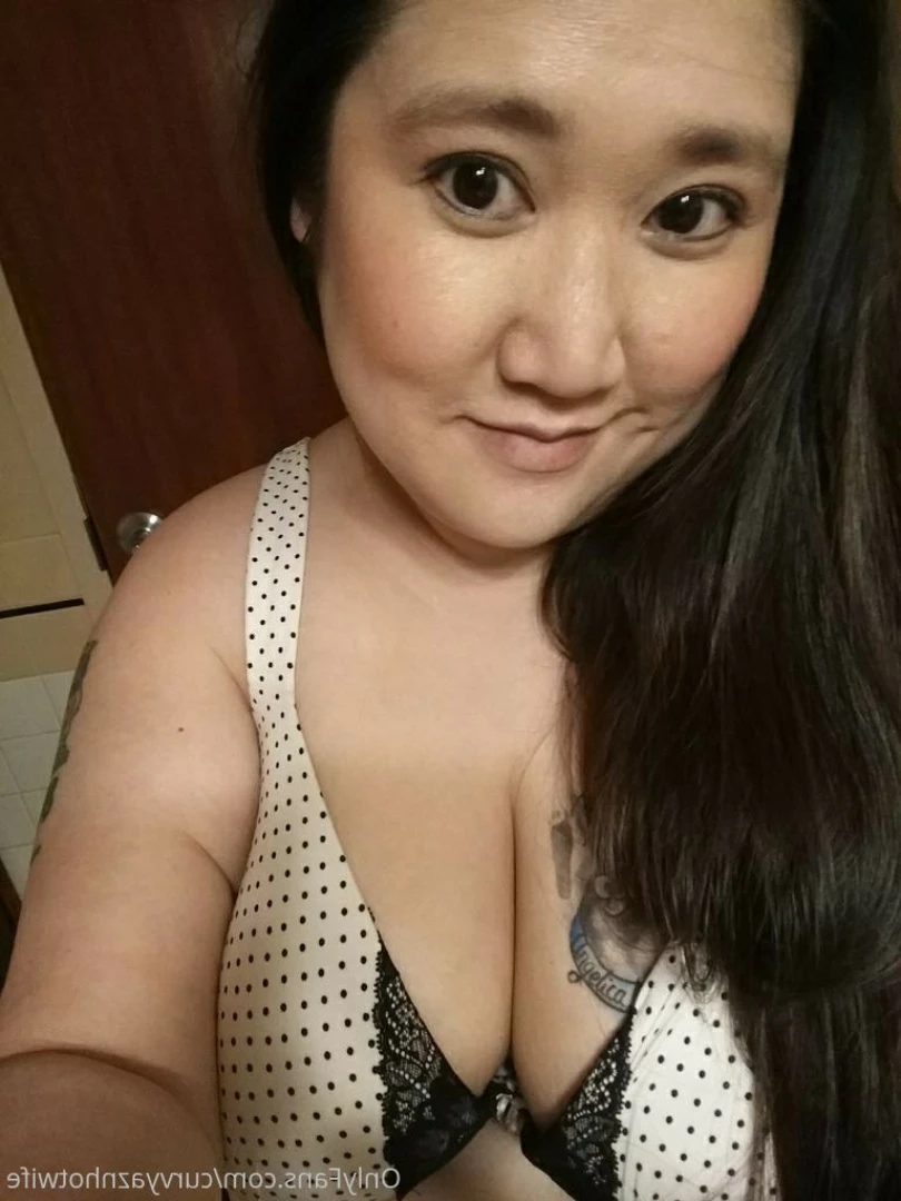 Lan [ curvyaznhotwife ] Onlyfans leaked photo 7576424 on Hotleaks.tv